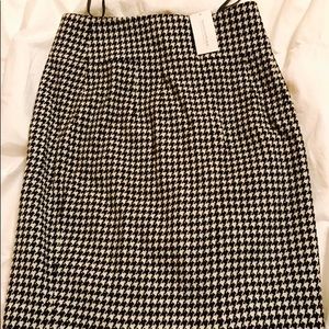 🔥HOT SALE🔥 Banana Republic checkered skirt